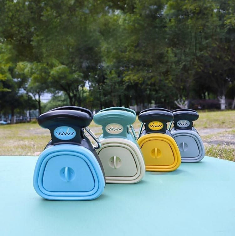 Foldable portable poop scooper with waste bag